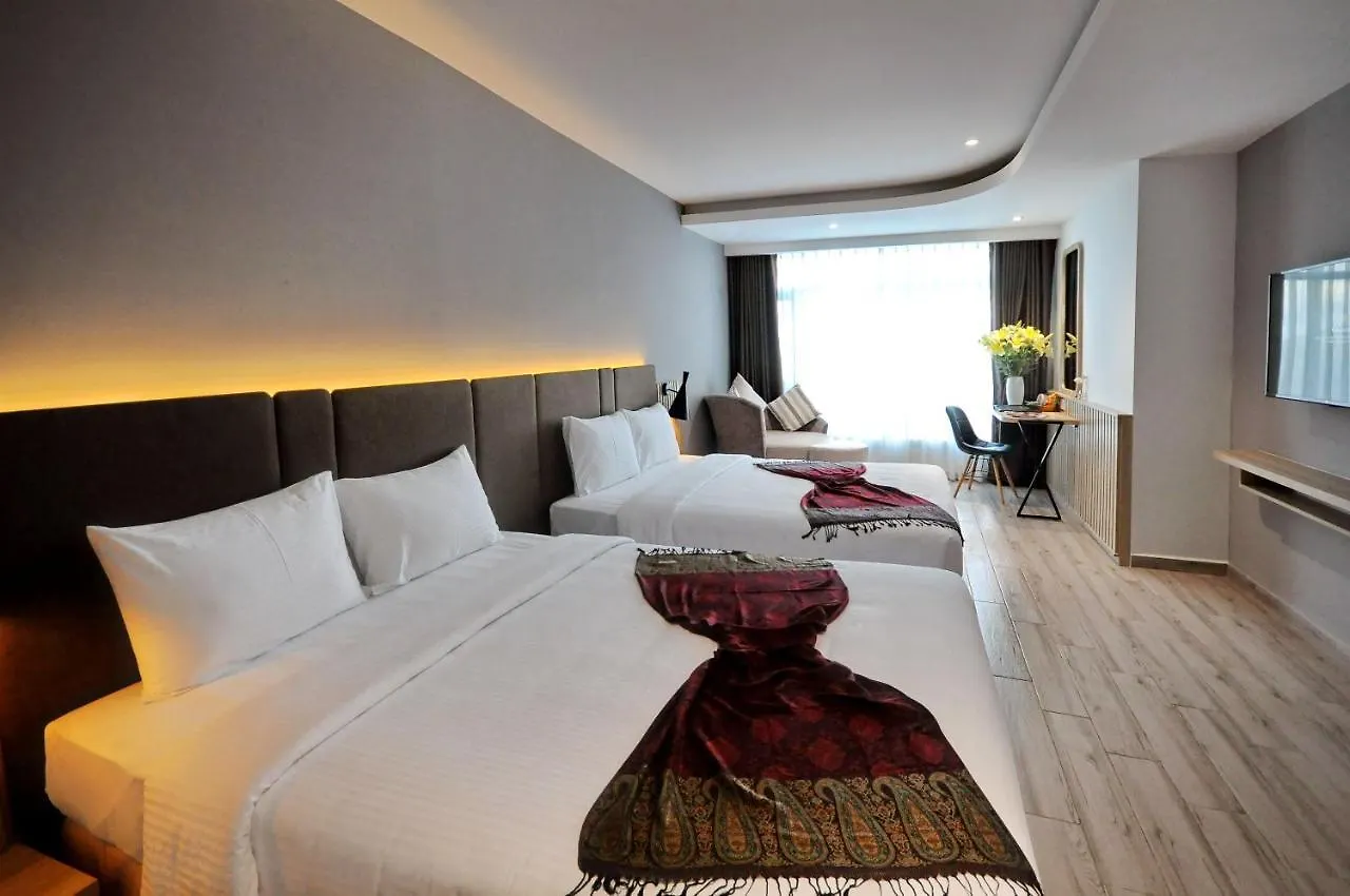 Anrizon Hotel Нячанг